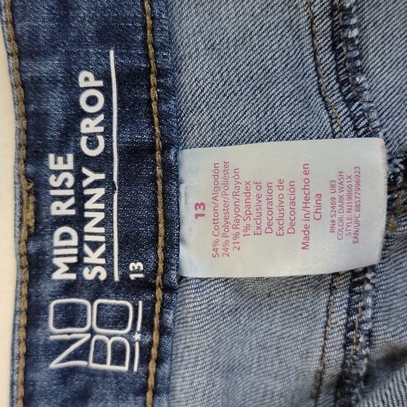 No Boundaries Mid Rise Distressed Skinny Crop Blue Jeans 13 Juniors - Picture 9 of 10